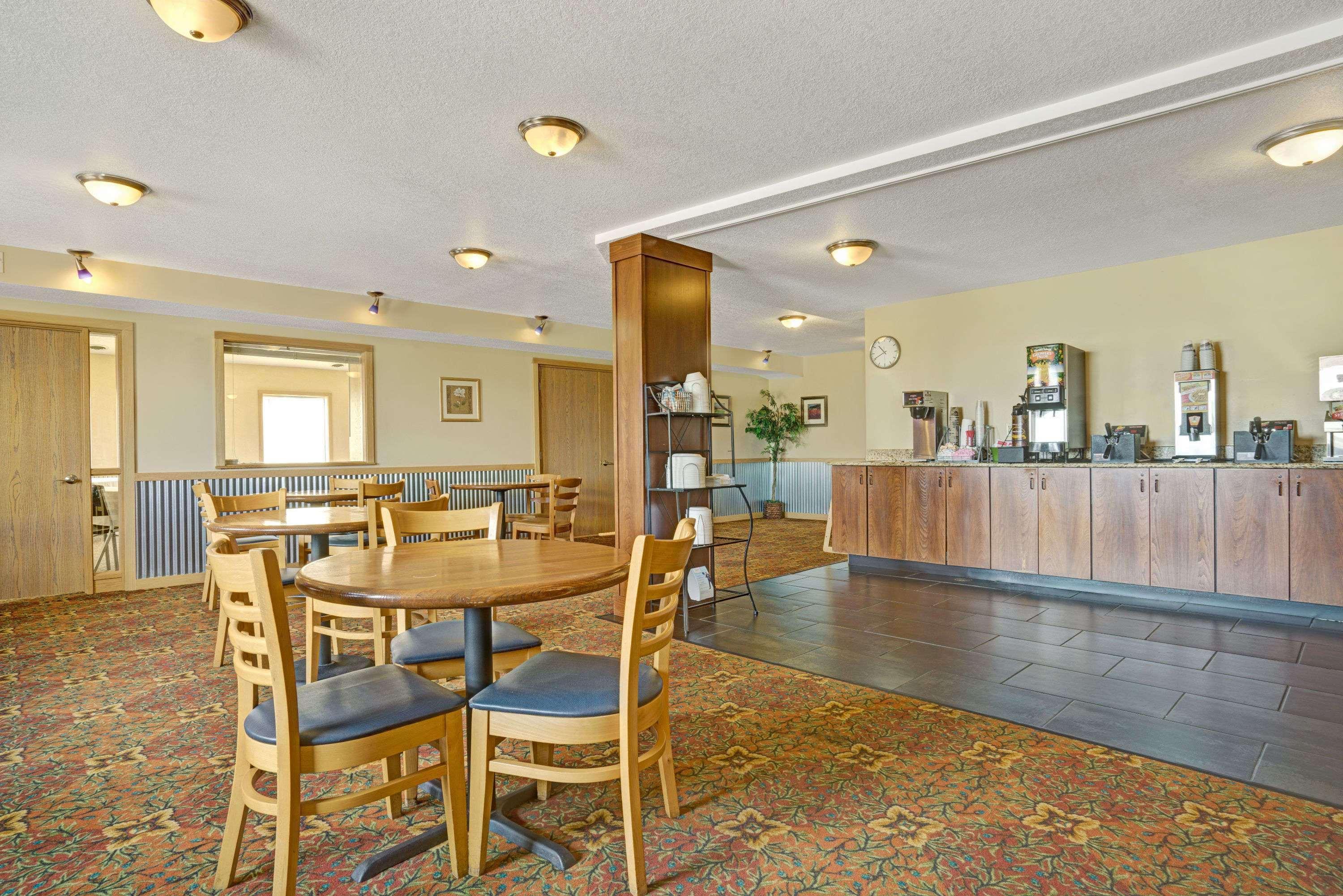 Super 8 By Wyndham Monticello Hotel Екстериор снимка